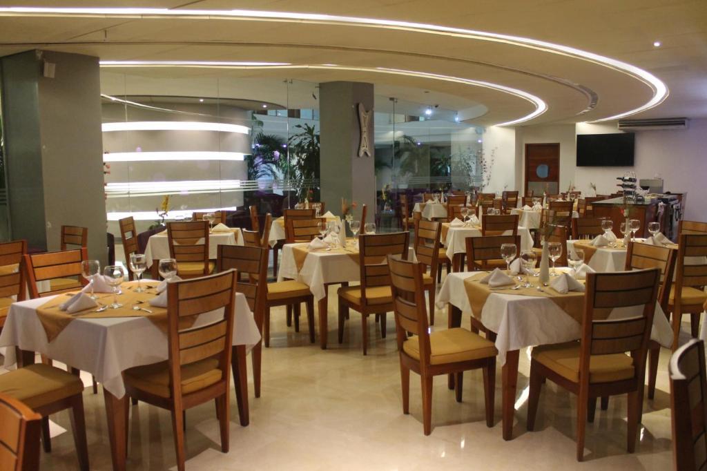 Hotel Atrium Plaza Баранкила Екстериор снимка
