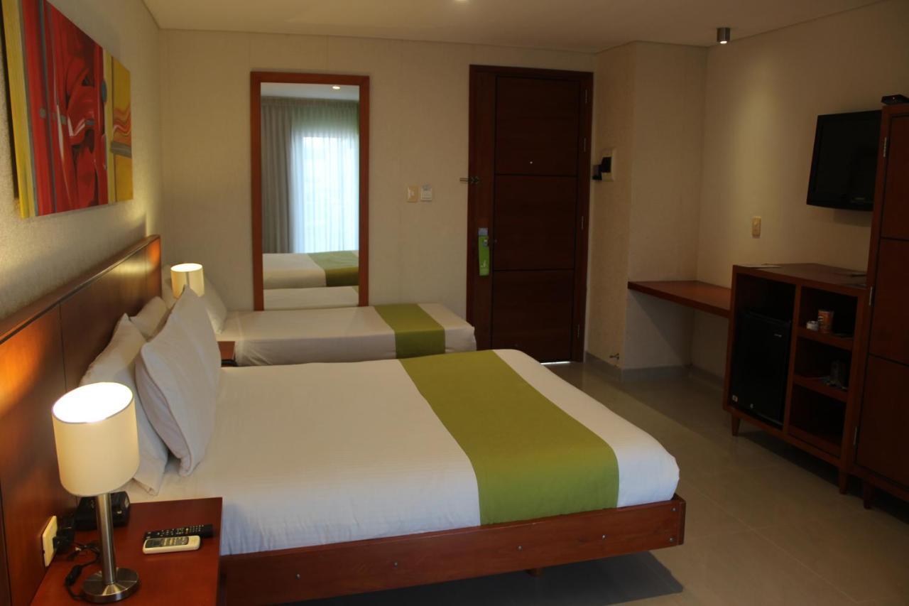 Hotel Atrium Plaza Баранкила Екстериор снимка