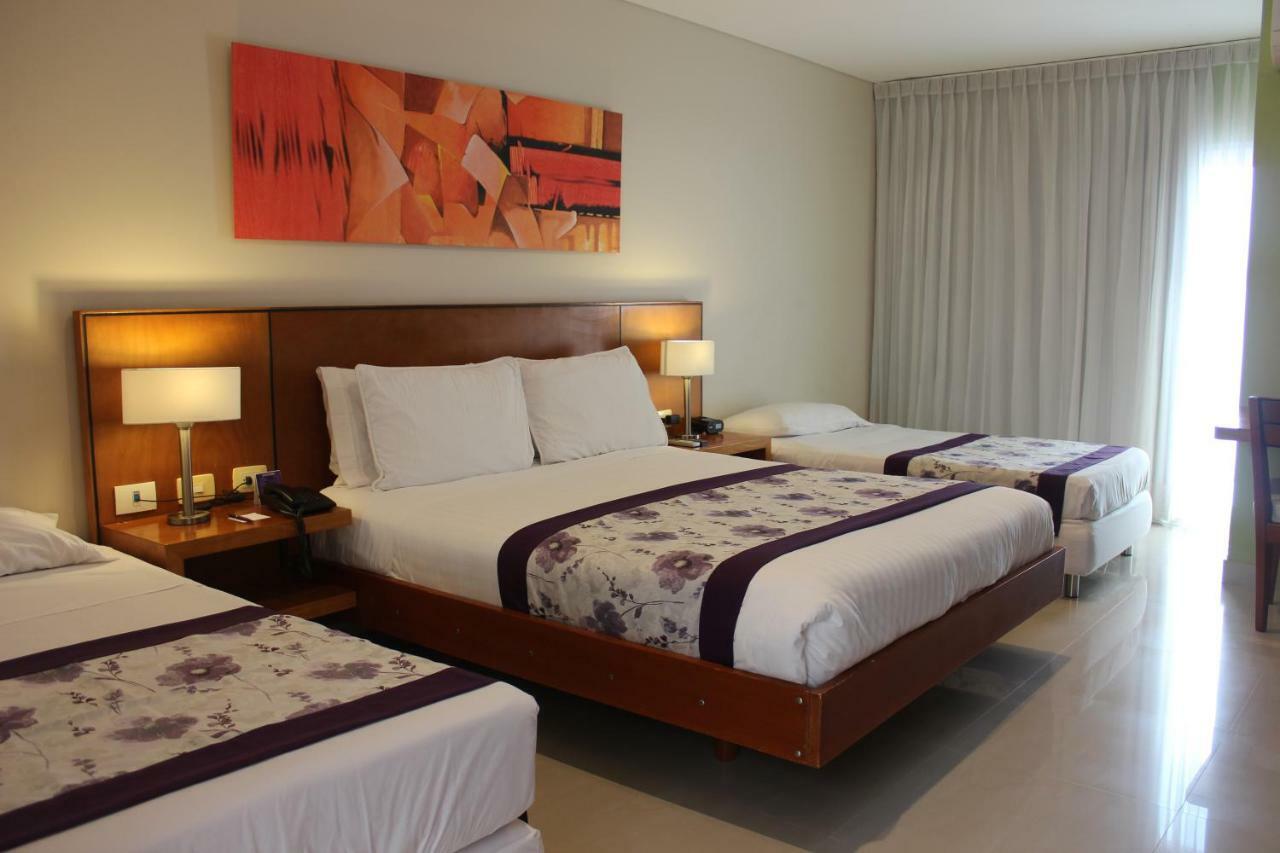 Hotel Atrium Plaza Баранкила Екстериор снимка